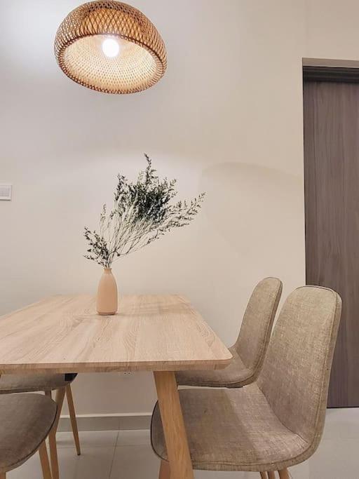 Garden View 4 Pax, 2 Br 10 Min From Ciq