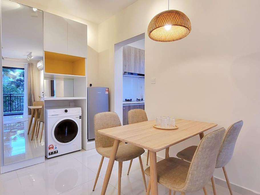 Garden View 4 Pax, 2 Br 10 Min From Ciq Apartment